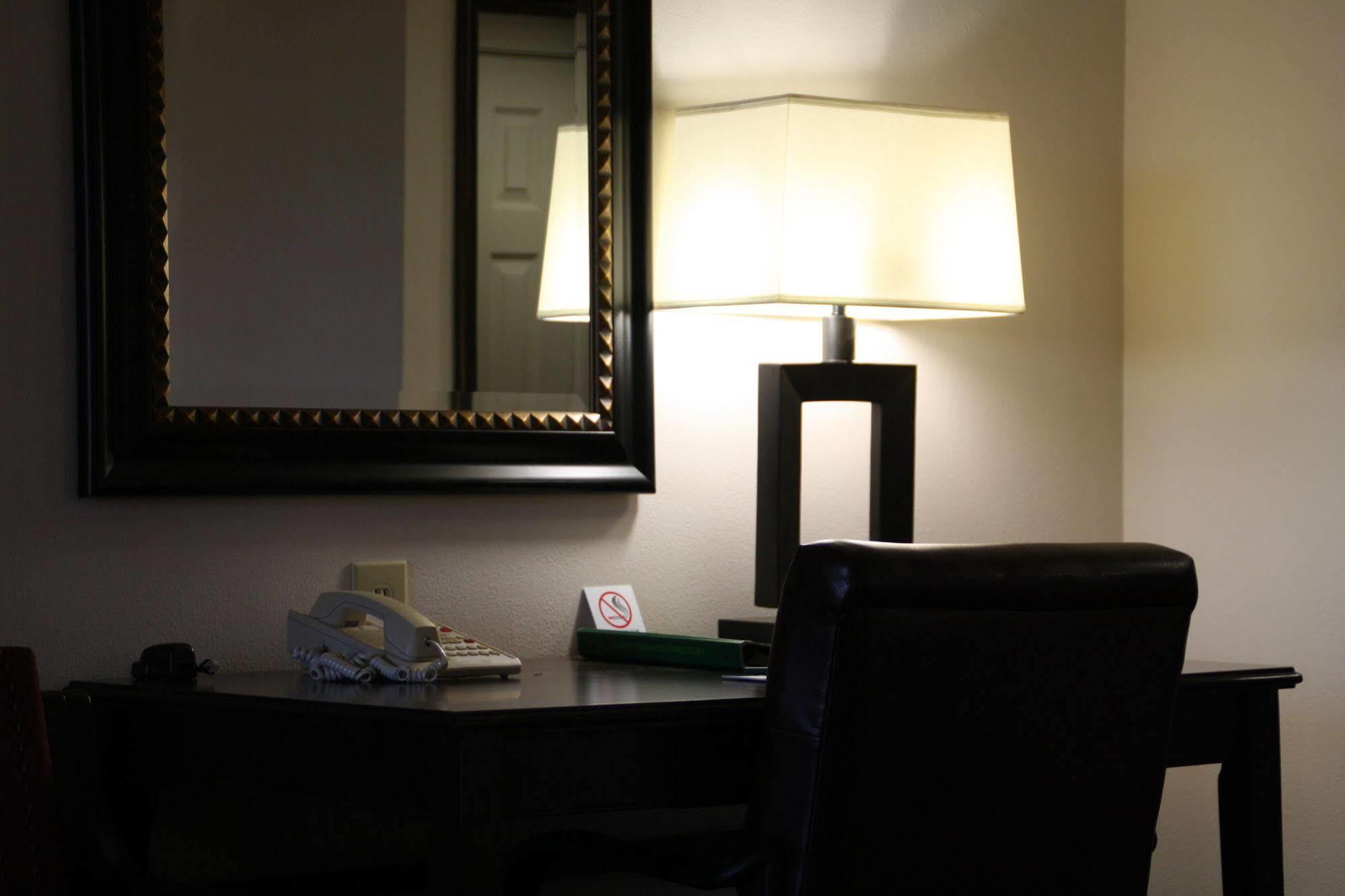 Spark By Hilton Tyvola I-77 Charlotte